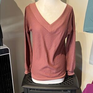 Women's Long Sleeve V-Neck Top - Pink